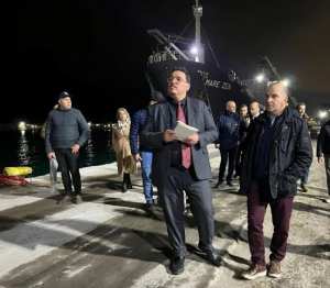 لمتابعة تنفيذ تعليمة رئيس الجمهورية  .المدير العام للنقل البحري يزور ميناء مستغانم ليلا