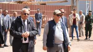 وزير الصناعة يتفقد مصنع الاسمنت في أدرار ويُطالب بالاسراع في تشغيله