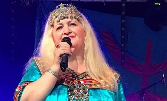 Malika Domrane, une voix du Djurdjura qui porte haut l'émancipation de la femme