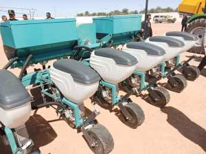 وزير الصناعة يدشن نقطة بيع وصيانة المعدات الفلاحية بأدرار - الشعب أونلاين