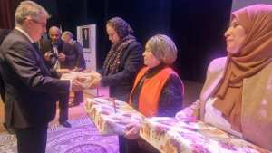 في اليوم العالمي لعيد المرأة  والي غليزان يّكرّم إطارات وعاملات اعترافا لمجهوداتهن