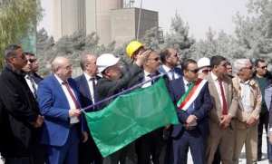 Kouidri souligne l'importance de la production en Algérie des matières premières de l'industrie pharmaceutique