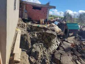 Algérie (Draâ El Mizan/Tizi Ouzou) -  Ouled Aïssa, un village évacué  Un glissement de terrain important
