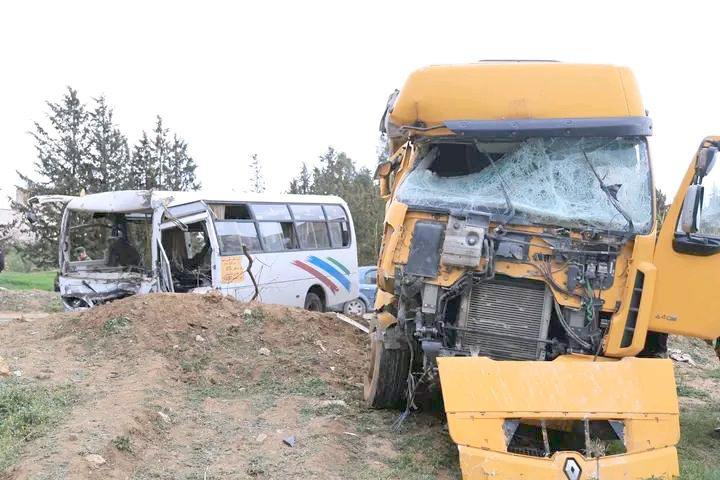 Algérie (Frenda/Tiaret) - Deux collégiens tués et 33 blessés: L’appel de Tebboune pour lutter contre le «terrorisme routier»