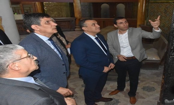 زروقي يقف على عملية إعادة تأهيل مبنى البريد المركزي بالعاصمة