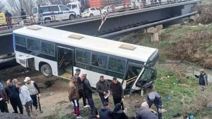 إصابة 17 شخصًا إثر انقلاب حافلة بسطيف