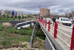 Algérie (Sétif) - Dérapage d’un bus: 17 blessés, dont 14 étudiants