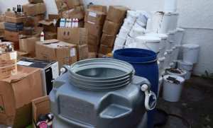 اكتشاف نشاط ورشة سرية لتقليد علامات تجارية لمواد التجميل والعطور بالعاصمة