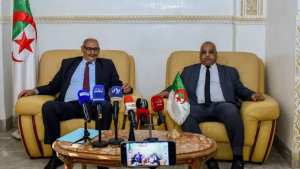 والي أدرار :  التوقيع على الإتفاقية النهائية لمشروع  بلدنا   القطرية خلال الشهر القادم