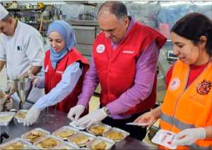 Ooredoo et  Ness El Khir  organisent une opération de distribution de repas aux jeûneurs