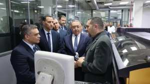 وزير الداخلية التونسي يزور مديرية إنتاج السندات والوثائق المؤمنة بالحميز بالجزائر العاصمة