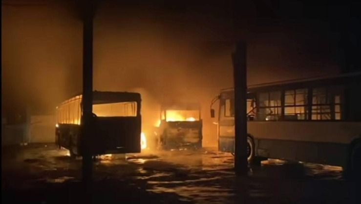 احتراق 7 حافلات بحظيرة مؤسسة 