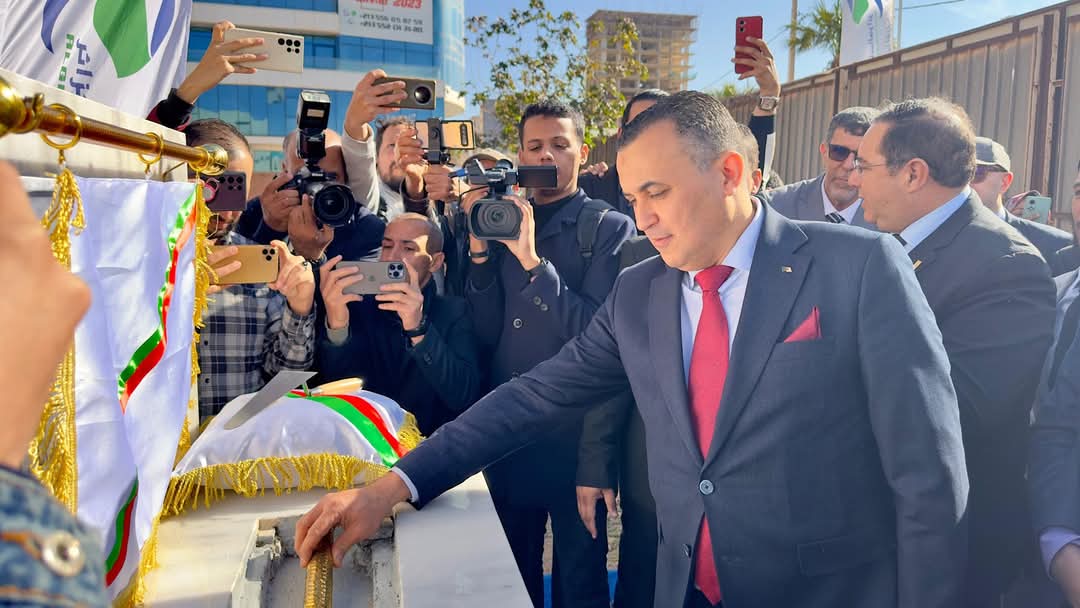 اطلاق مشروع إنجاز مركز بيانات مرفق بمركز حوسبة للذكاء الاصطناعي بوهران - الشعب أونلاين