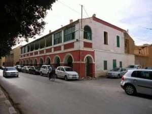 هدم فندق الصحراء في بسكرة: كنز تاريخي ضائع