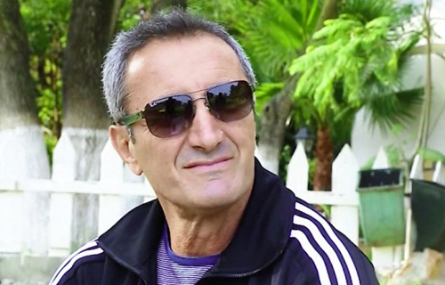 Décès de l'ancien international algérien de football Djamel Menad Condoléances du président de la République