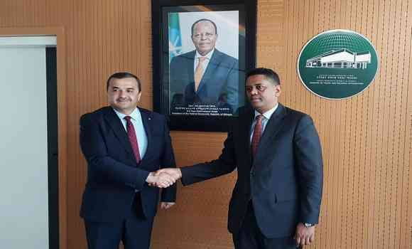 Energie: Arkab évoque à Addis-Abeba avec le ministre éthiopien du Commerce et de l'Intégration régionale le renforcement du partenariat économique