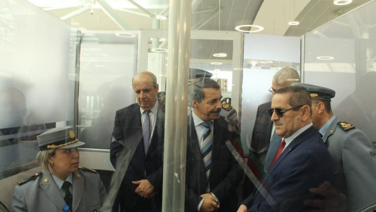 المدير العام للجمارك يشرف على افتتاح مكاتب الصرف بمطار وهران والمحطة البحرية