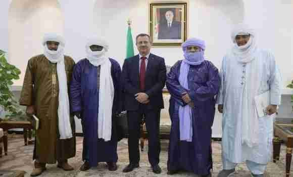 Travaux publics: Rekhroukh reçoit des membres de l'APN représentant les wilayas de Tamanrasset et d'In Guezzam