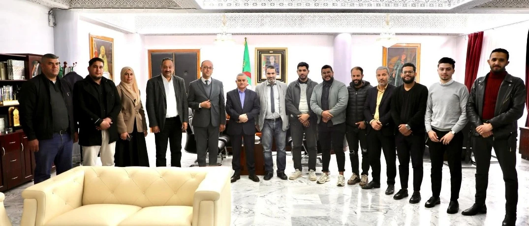 الطبعة الأولى لفضاء المقاول الجامعي  ... والي مستغانم احمد بودوح يستقبل الطلبة حاملي المشاريع