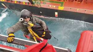 القوات البحرية تُجلي بحار تُركي بميناء بجاية - الشعب أونلاين