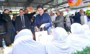 Mouloudji partage la joie de l'Aïd avec les enfants malades du cancer et les personnes âgées