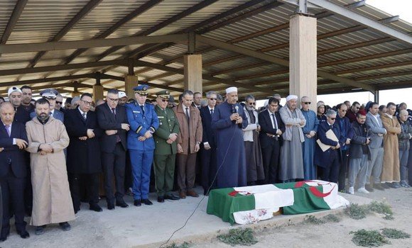 تيارت: جثمان الفنان حمزة فيغولي يوارى الثرى وسط حضور رسمي وشعبي