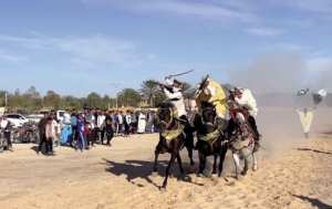 Algérie (Bordj Benazzouz/Biskra) - Festival de fantasia: Un spectacle haut en couleur