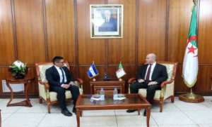 Le ministre de la Santé reçoit l'ambassadeur de la République du Nicaragua à Alger   