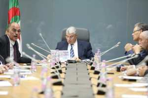 والي وهران يشرف على اجتماع للتحضير للمؤتمر ال16 الأورو إفريقي لأمراض الحساسية والمناعة العيادية