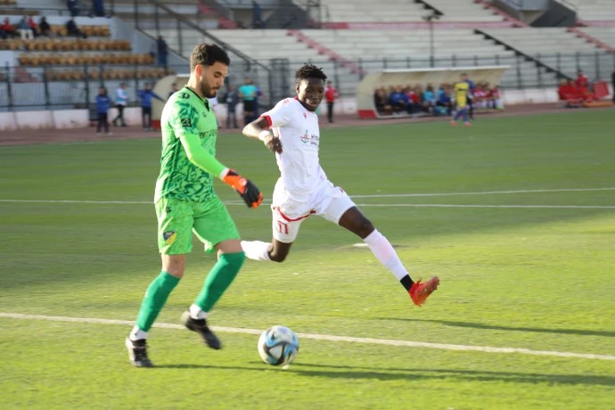 م.وهران 2 - ن . بارادو 0 ....المولودية تحقق الأهم