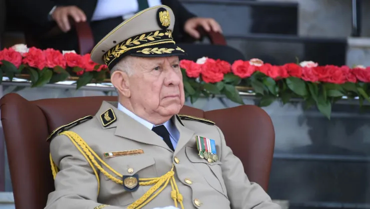 الفريق أول شنقريحة يعزي في وفاة رئيس أركان كتيبة للمشاة بالقطاع العسكري بالوادي