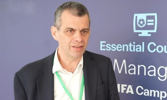 Professionnalisation du football: 