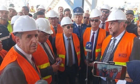 أدرار: السيد غريب يشرف على إعادة تشغيل مصنع الإسمنت التابع لمجمع ''جيكا'' ببلدية تيمقطن