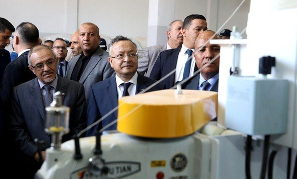 Recherche scientifique : M. Baddari inaugure à El Kantara (Biskra) une unité de production de fourrages extraits de résidus de palmier