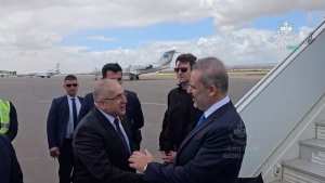 وزير خارجية تركيا يحلّ بوهران