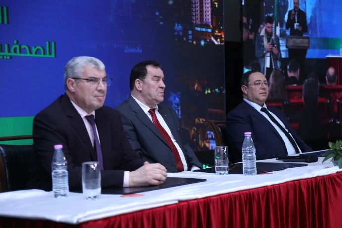 اللقاء الجهوي الاول للصحفيين والاعلاميين الجزائريين بوهران: توصيات لدعم مهنة الصحافة والارتقاء بها