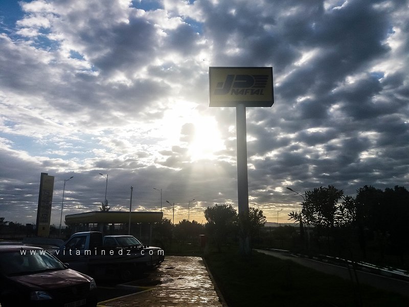 Les Stations Naftal de l’Autoroute Est-Ouest : Entre Monopole et Défi de Modernité