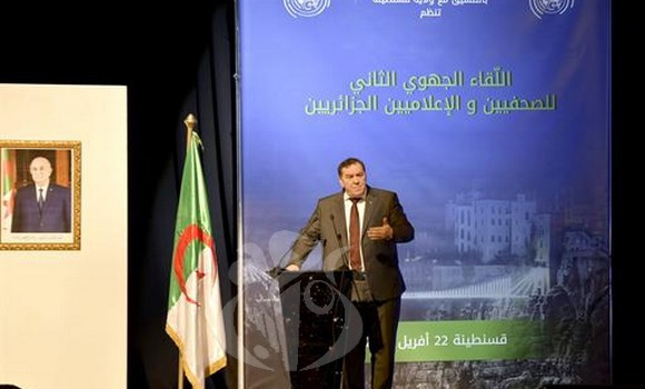 Meziane souligne l'importance de la formation pour appuyer le système médiatique en Algérie