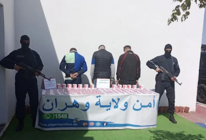 أمن وهران  يصادر  1875 قرص مهلوس ويوقف 3 مروجين للمؤثرات العقلية