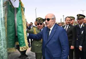 رئيس الجمهورية ينهي زيارته إلى بشار - الشعب أونلاين