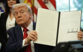 Planète (Amérique du Nord) - Etats-Unis: Trump défie le droit international en autorisant l’exploitation minière hors des eaux territoriales