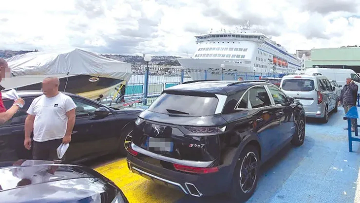 منع دخول السيارات الجديدة والأقل من 3 سنوات في إطار الاستيراد عبر مينائي العاصمة و وهران خلال موسم إصطياف 2025 ضمانا لاستقبال أمثل للجالية