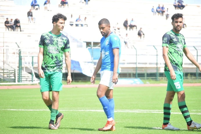 مديوني وهران يؤجل  ضمان البقاء