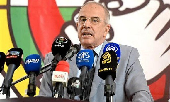 Takdjout appelle les travailleurs algériens à se mobiliser pour défendre les intérêts suprêmes du pays