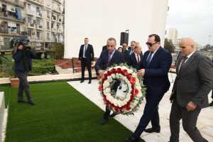 وزير الإتصال يترحم على شهداء مهنة الصحافة بالعاصمة - الشعب أونلاين