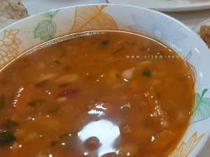 لوبيا يابسة بالمرقة الحمراء