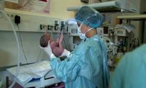 Oran: rôle de la sage-femme dans la prise en charge des femmes enceintes et des enfants