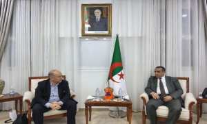 سونلغاز: اجتماع مع مسؤولي سيفيتال حول ربط مشروع زراعة الشمندر في غرداية بالطاقة