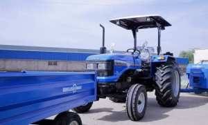 سيدي بلعباس: إطلاق أول جرار فلاحي رباعي الدفع مصنع محليا