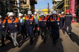 حشيشي يعاين مشاريع إستراتيجية لـ سوناطراك  بسكيكدة - الشعب أونلاين